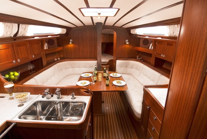 Linjett 37 Saloon