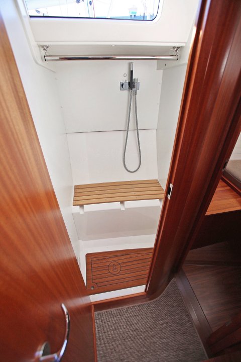 Linjett 39 Shower Details