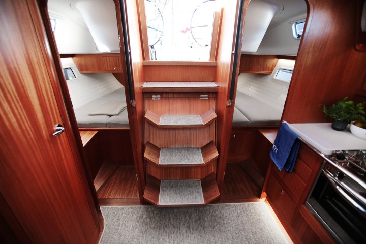 Linjett 39 Saloon Details