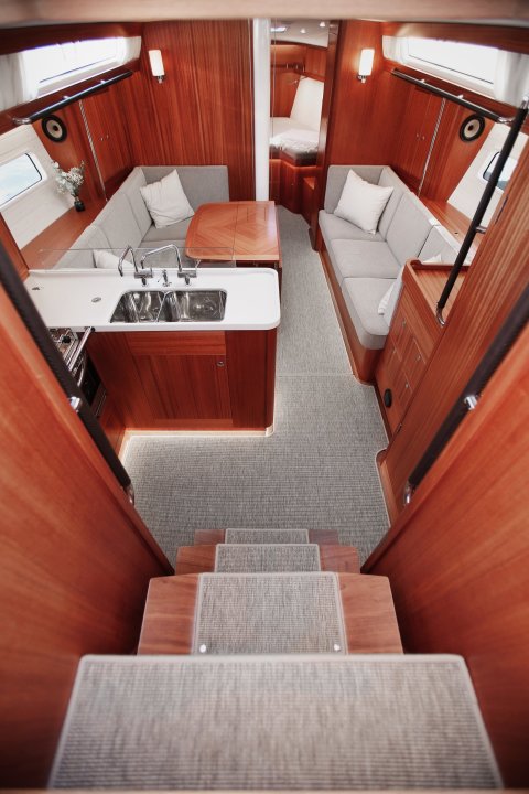Linjett 39 Saloon Details