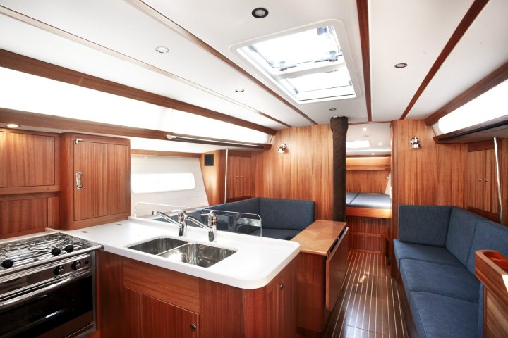 Linjett 39 Saloon Details